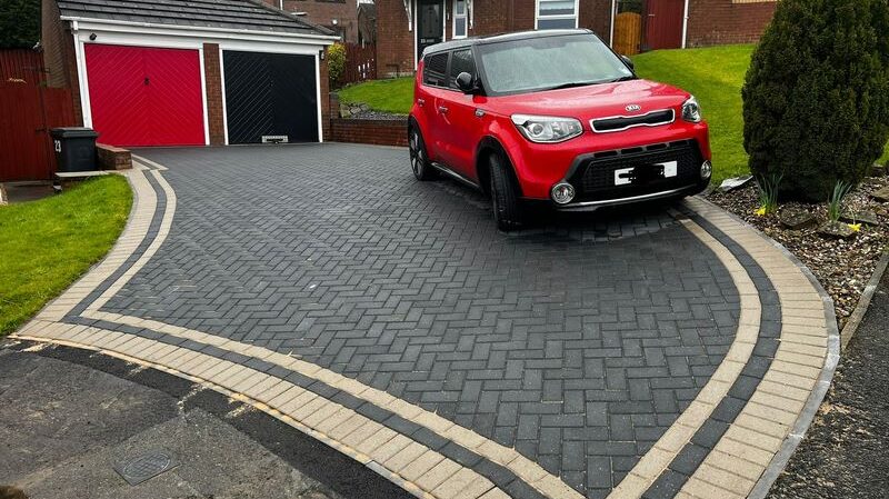 clitheroe grey block paved driveway 02