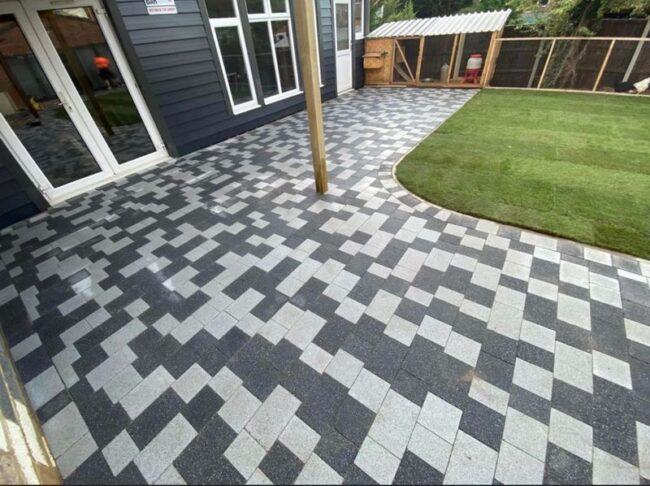 white black block paving garden patio grass 03