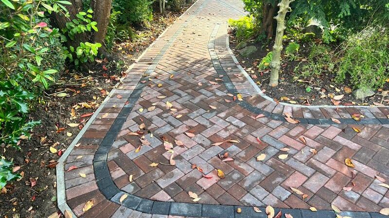 bury block paved pathway brick walls 02