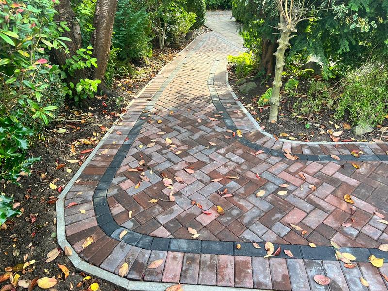 bury block paved pathway brick walls 02