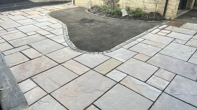 chorley patio sleepers artifical grass 05