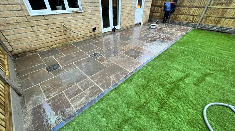 nelson sandstone patio astroturf 03