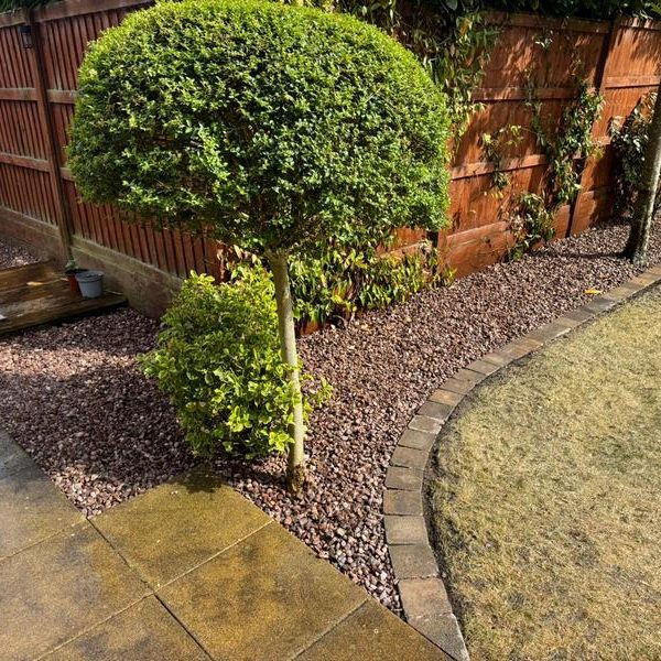 pink gravel flower bed brick edging preston 07