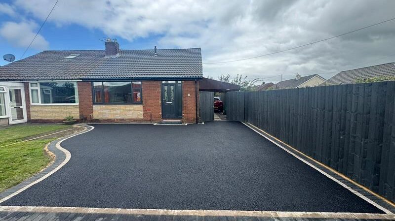 tarmac driveway with block paved border padiham 16