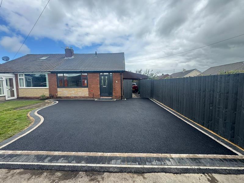 tarmac driveway with block paved border padiham 16