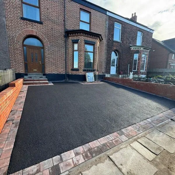 tarmac driveway with steps and block paved border haywood rochdale 4