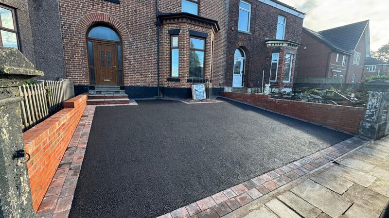 tarmac driveway with steps and block paved border haywood rochdale 4